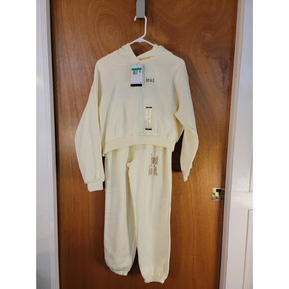 NWT - Nike Kids Sweatshirt/Pant Tracksuit Set - Top: Sz:...